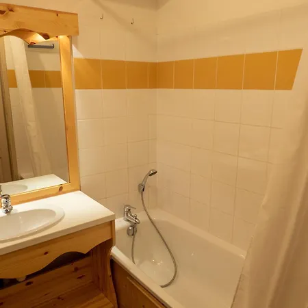 3 Pieces, 6 Personnes, Au Pied Des Pistes, Animaux Acceptes - Fr-1-265-371 * Modane
